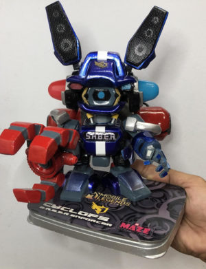 cyclop-SABER-clay-scrupture